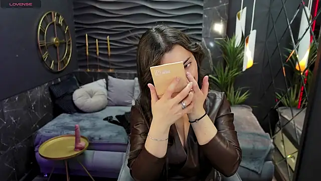 KylieMellow online show from February 15, 2025, 9:38 am