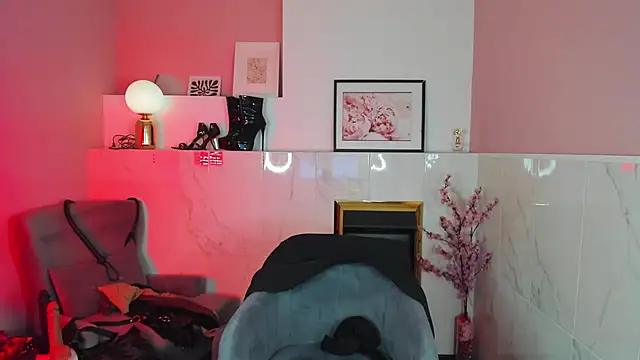 KylieMellow online show from October 1, 2025, 5:24 am