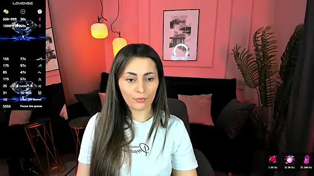 KylieMellow online show from June 3, 2026, 1:36 pm