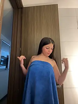 Alyshanon18 online show from March 7, 2026, 10:51 pm