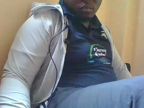 honeyswit online show from October 4, 2025, 12:03 pm