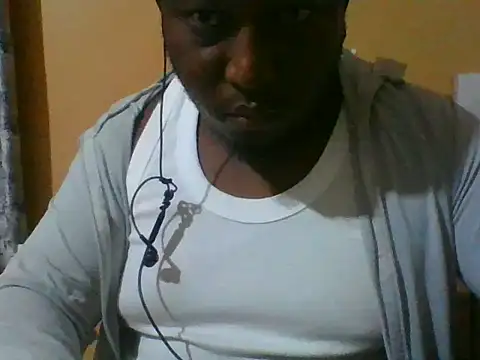 honeyswit online show from October 18, 2025, 9:37 pm