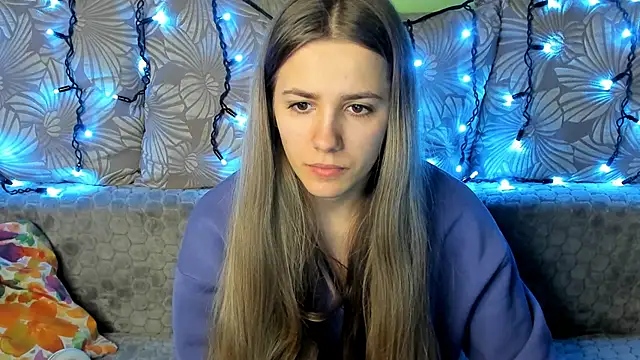 MaggieCake online show from December 17, 2024, 4:12 am