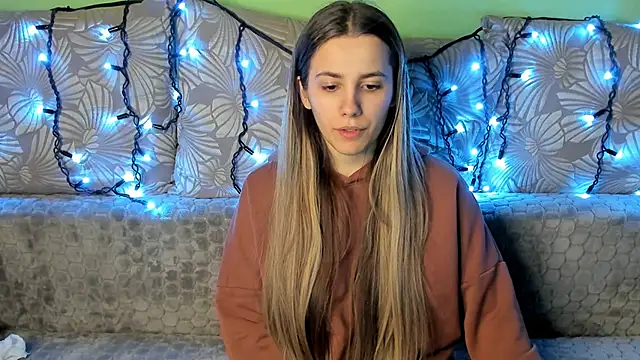 MaggieCake online show from December 26, 2024, 3:59 am