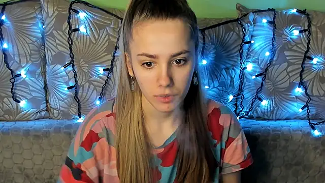 MaggieCake online show from February 1, 2025, 3:41 am