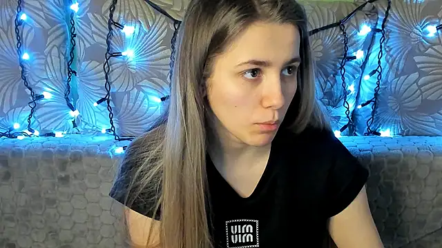 MaggieCake online show from February 23, 2025, 8:49 am