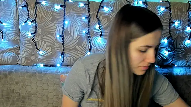 MaggieCake online show from March 2, 2025, 5:44 am