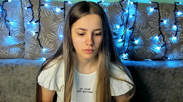 MaggieCake online show from March 4, 2025, 3:44 am