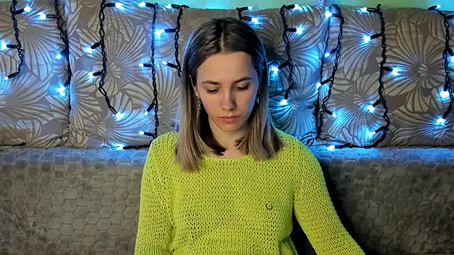 MaggieCake online show from March 16, 2025, 5:47 am