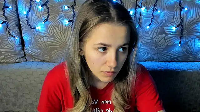 MaggieCake online show from December 21, 2025, 5:58 am