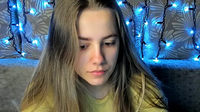 MaggieCake online show from February 15, 2026, 4:09 am