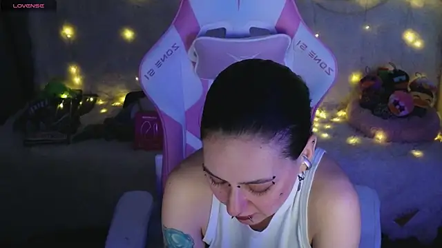 Ginger Stay online show from April 22, 2026, 8:17 am