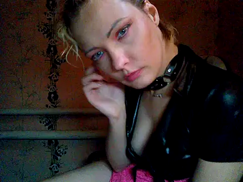 WildMissNiks online show from October 24, 2025, 9:06 am