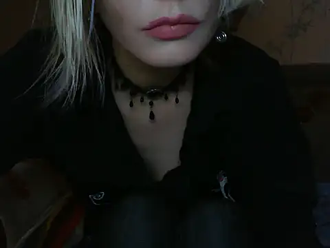 WildMissNiks online show from June 1, 2026, 7:10 am