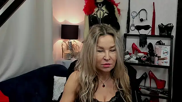 crystaLUX online show from January 2, 2025, 7:12 am