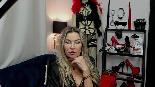 crystaLUX online show from January 8, 2025, 9:10 am