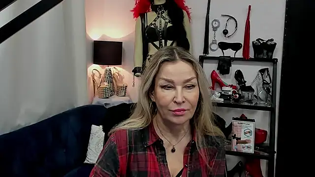 crystaLUX online show from March 7, 2025, 6:02 am