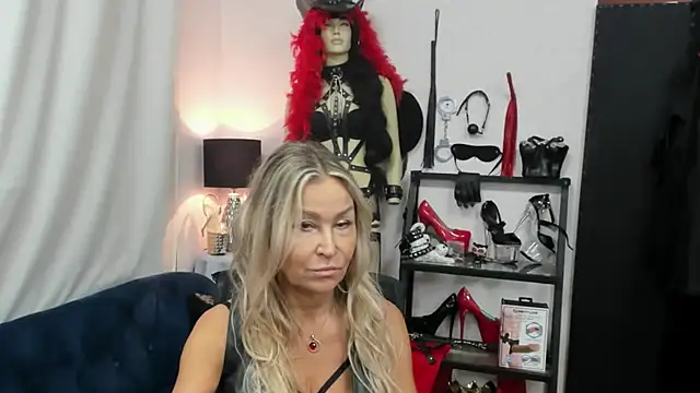 crystaLUX online show from September 22, 2025, 5:20 am