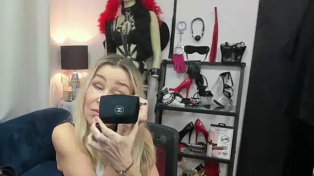 crystaLUX online show from February 17, 2026, 5:48 am