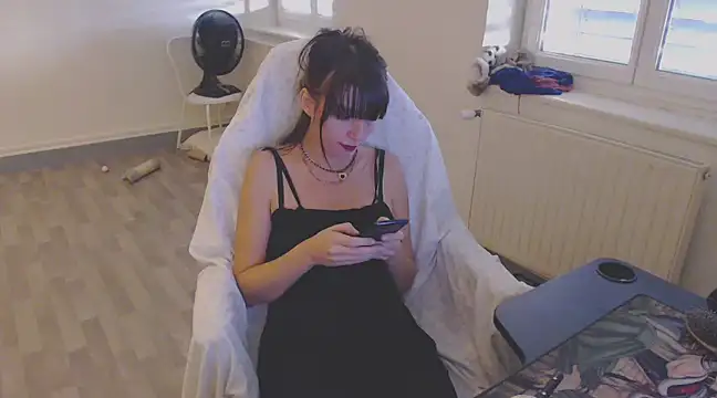 missthon0 online show from December 6, 2024, 2:38 pm