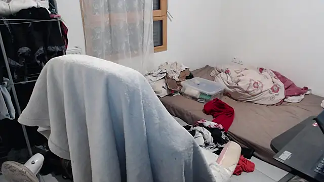 missthon0 online show from November 10, 2025, 11:42 am