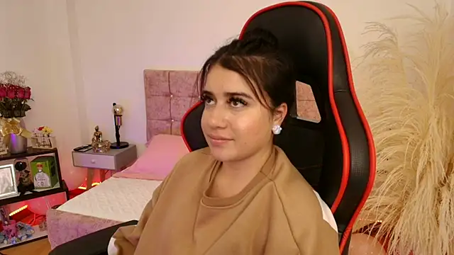 Snapshot of KallyMyller1 chatting on December 2, 2024, 10:45 pm KallyMyller1 online show from December 2, 2024, 10:45 pm