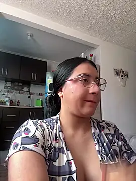 Snapshot of KallyMyller1 chatting on October 15, 2025, 5:02 pm KallyMyller1 online show from October 15, 2025, 5:02 pm