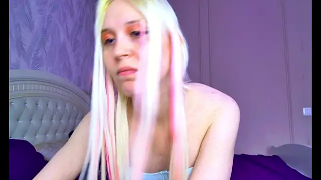 Snapshot of Evelyn_rabbit chatting on June 12, 2026, 8:24 am Evelyn rabbit online show from June 12, 2026, 8:24 am