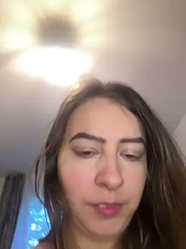 eleonoree online show from April 26, 2026, 6:05 pm