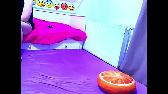 evehotty online show from February 9, 2026, 8:02 pm