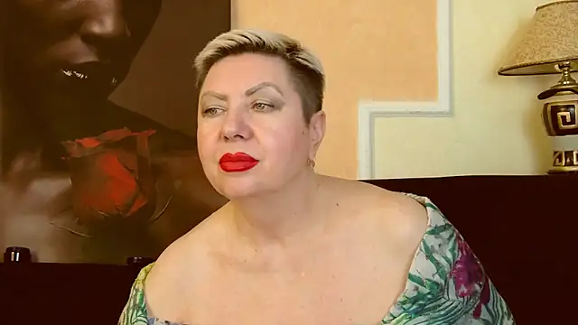 Snapshot of LadyPosh chatting on December 19, 2024, 4:56 am LadyPosh online show from December 19, 2024, 4:56 am