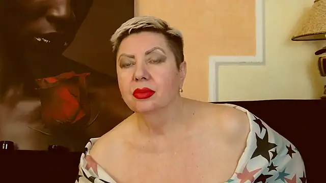 Snapshot of LadyPosh chatting on December 20, 2024, 1:25 am LadyPosh online show from December 20, 2024, 1:25 am