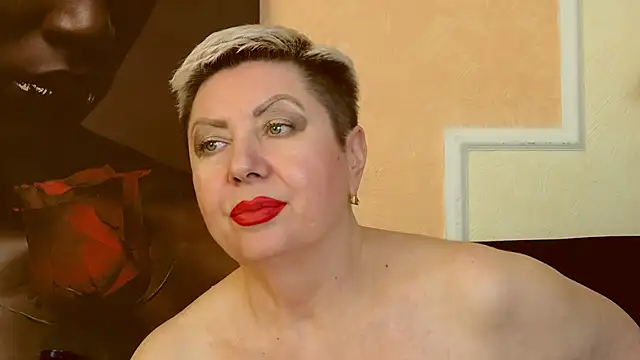 Snapshot of LadyPosh chatting on December 21, 2024, 4:30 am LadyPosh online show from December 21, 2024, 4:30 am