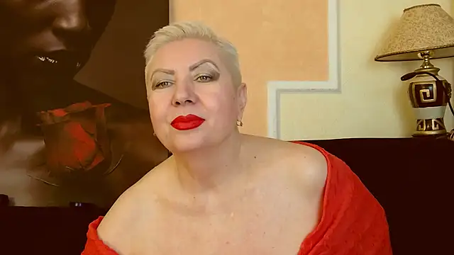 Snapshot of LadyPosh chatting on December 24, 2024, 10:28 pm LadyPosh online show from December 24, 2024, 10:28 pm