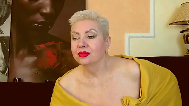 Snapshot of LadyPosh chatting on December 27, 2024, 10:16 pm LadyPosh online show from December 27, 2024, 10:16 pm