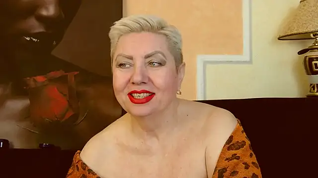 Snapshot of LadyPosh chatting on January 3, 2025, 9:47 pm LadyPosh online show from January 3, 2025, 9:47 pm