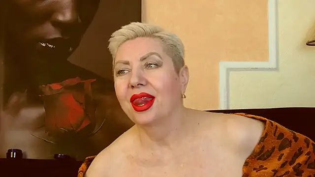 Snapshot of LadyPosh chatting on January 4, 2025, 3:50 am LadyPosh online show from January 4, 2025, 3:50 am