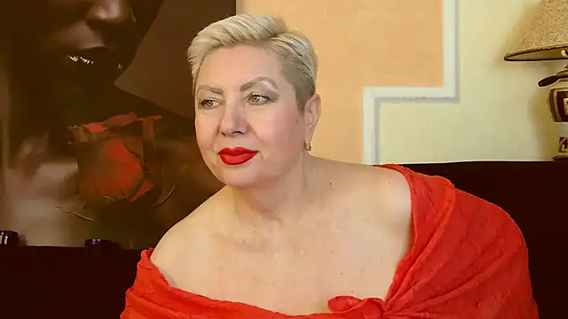 Snapshot of LadyPosh chatting on January 7, 2025, 10:08 pm LadyPosh online show from January 7, 2025, 10:08 pm