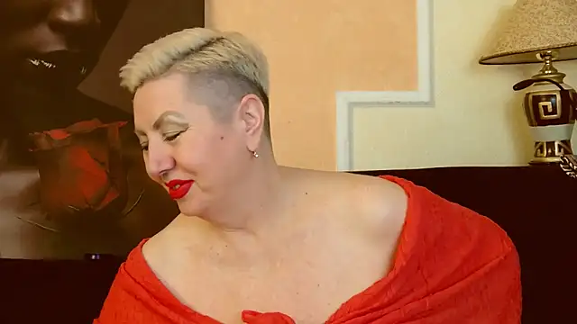 Snapshot of LadyPosh chatting on January 14, 2025, 10:12 pm LadyPosh online show from January 14, 2025, 10:12 pm