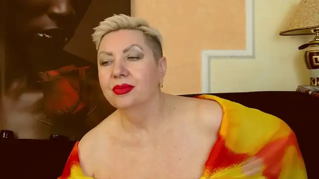 Snapshot of LadyPosh chatting on January 16, 2025, 1:06 am LadyPosh online show from January 16, 2025, 1:06 am