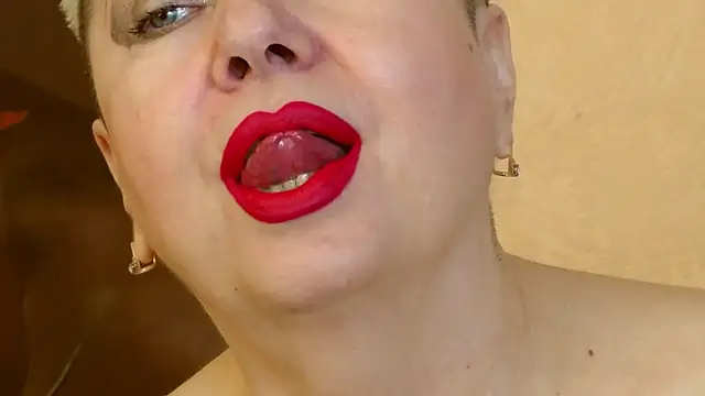 Snapshot of LadyPosh chatting on January 16, 2025, 10:23 pm LadyPosh online show from January 16, 2025, 10:23 pm