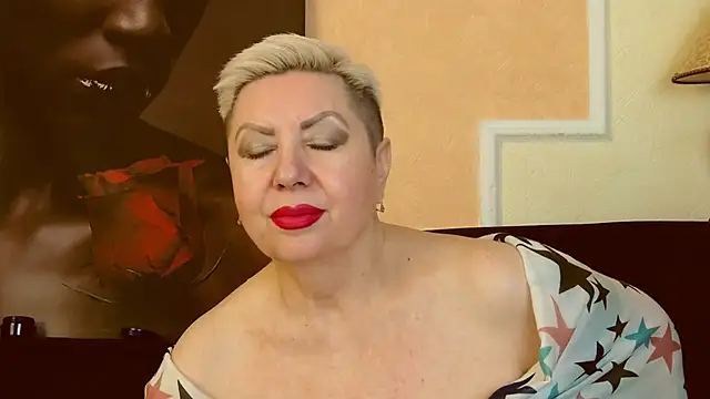 Snapshot of LadyPosh chatting on January 18, 2025, 1:30 am LadyPosh online show from January 18, 2025, 1:30 am