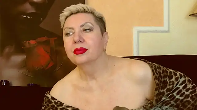 Snapshot of LadyPosh chatting on January 24, 2025, 10:08 pm LadyPosh online show from January 24, 2025, 10:08 pm