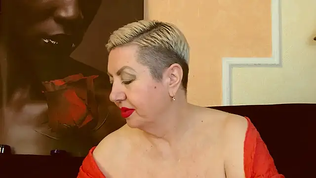 Snapshot of LadyPosh chatting on January 28, 2025, 10:01 pm LadyPosh online show from January 28, 2025, 10:01 pm