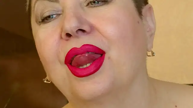 Snapshot of LadyPosh chatting on January 29, 2025, 10:01 pm LadyPosh online show from January 29, 2025, 10:01 pm