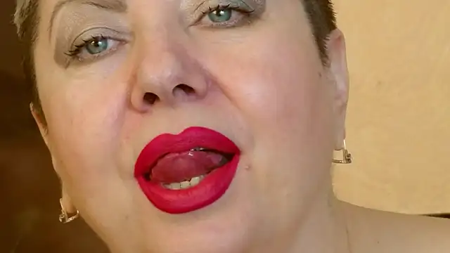 Snapshot of LadyPosh chatting on January 30, 2025, 10:08 pm LadyPosh online show from January 30, 2025, 10:08 pm