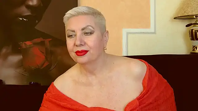 Snapshot of LadyPosh chatting on February 4, 2025, 10:24 pm LadyPosh online show from February 4, 2025, 10:24 pm