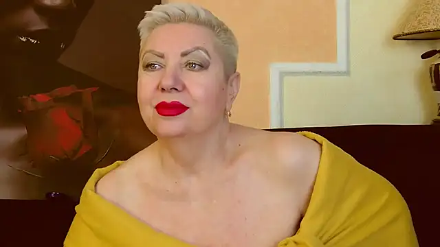 Snapshot of LadyPosh chatting on February 8, 2025, 2:26 am LadyPosh online show from February 8, 2025, 2:26 am