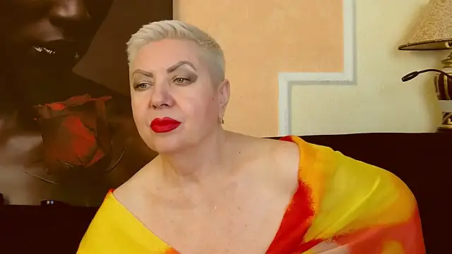 Snapshot of LadyPosh chatting on March 14, 2025, 12:43 am LadyPosh online show from March 14, 2025, 12:43 am