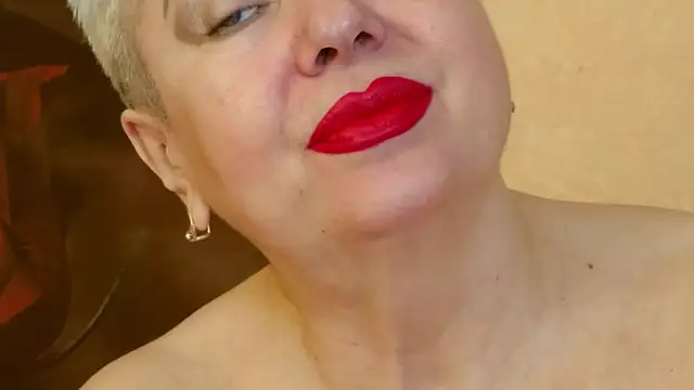 Snapshot of LadyPosh chatting on March 19, 2025, 3:52 am LadyPosh online show from March 19, 2025, 3:52 am